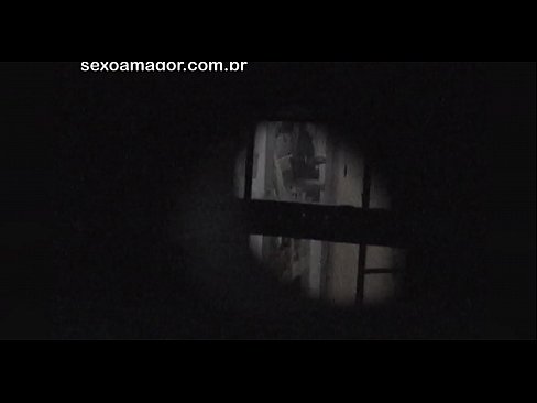 ❤️ Blondie estas sekrete filmita fare de najbara voyeur kaŝita malantaŭ kavaj brikoj ️ Fika video ĉe porno eo.amzhoka.top ❌️